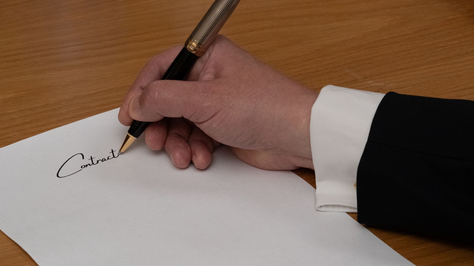 Assunzioni: documenti online, ma la firma resta lo spartiacque Contratti di lavoro: informativa anche online, firma digitale per le dichiarazioni